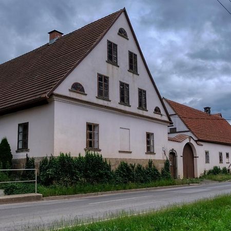 Apartmany V Broumovskem Statku Екстериор снимка