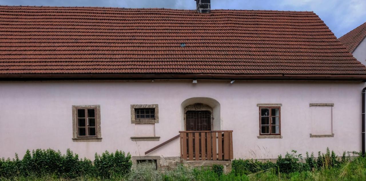 Apartmany V Broumovskem Statku Екстериор снимка