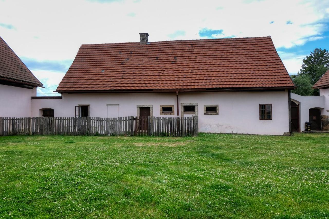 Apartmany V Broumovskem Statku Екстериор снимка