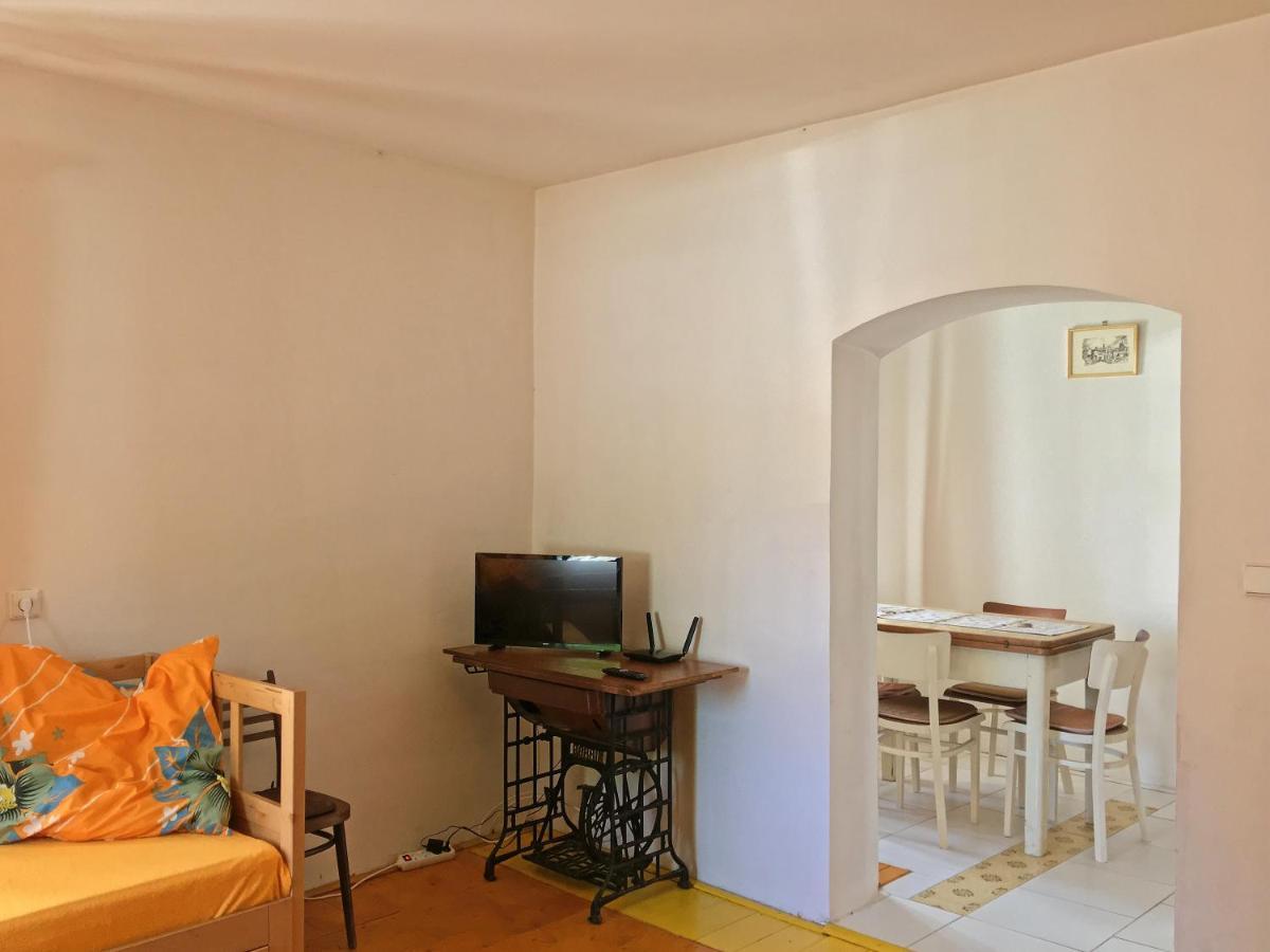 Apartmany V Broumovskem Statku Екстериор снимка